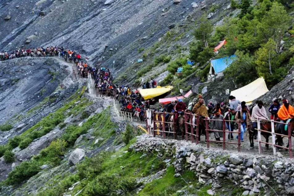 Amarnath Yatra 2024: एक दिन बाद “हर हर महादेव” की गूंज के साथ शुरु हुई अमरनाथ यात्रा,लाखों श्रद्धालुओं ने किए बाबा के दर्शन