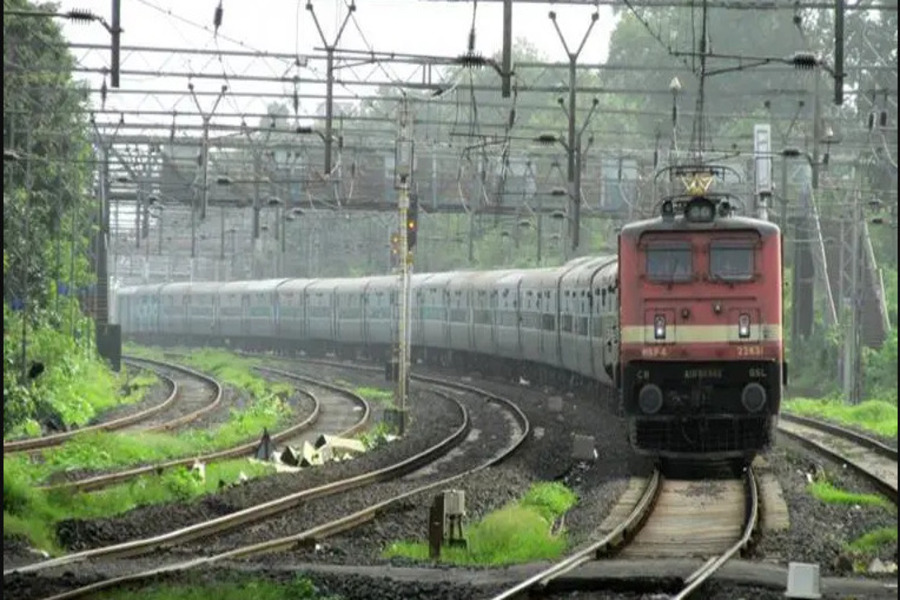 Lucknow news: रेल यात्रियों के लिए खुशखबरी, 11 जोड़ी ट्रेनों में लगाए जाएंगे जनरल डिब्बे