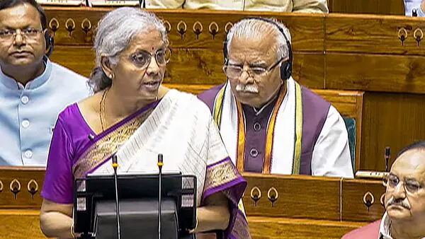 Union Budget 2024: बजट में निर्मला सीतारमण का बड़ा ऐलान, युवाओं के लिए पांच नई नौकरी की घोषणा