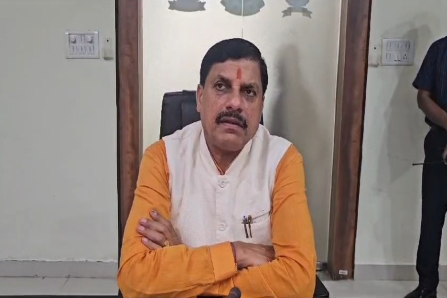 MP News: सीएम मोहन यादव का देर रात बाढ़ नियंत्रण कक्ष दौरा, कहा जल प्रवाह की स्थिति पर रखें नजर