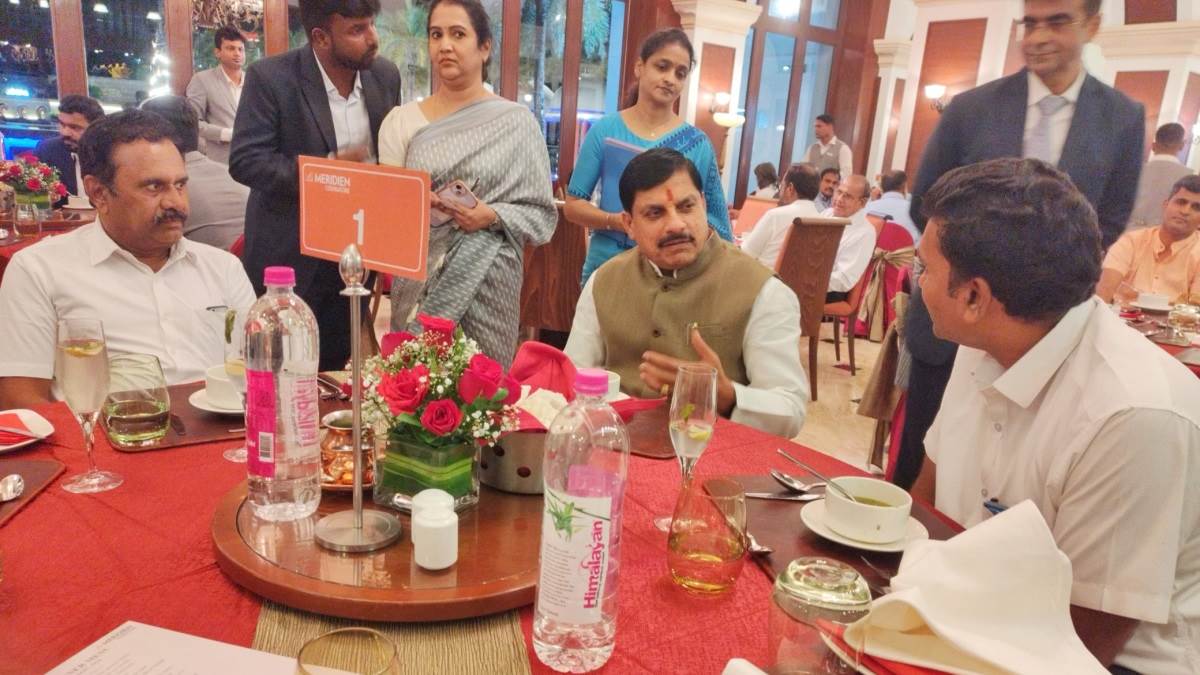 सीएम मोहन यादव ने MP में औद्योगिक विकास को बढ़ावा देने के लिए दक्षिण भारतीय निवेशकों को किया आमंत्रित