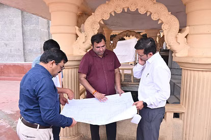 Ujjain Mahakal Mandir: बारिश का पानी रोकने के लिए महाकाल मंदिर में लगेगा सेंसर, कलेक्टर नीरज कुमार ने दिया आदेश