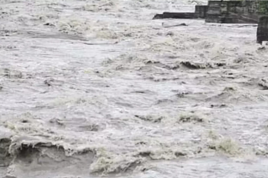 Uttrakhand News: उत्तराखंड में भारी बारिश से बढ़ा गंगा का जलस्तर ,बाढ़ के भय से लोग है चिंतित