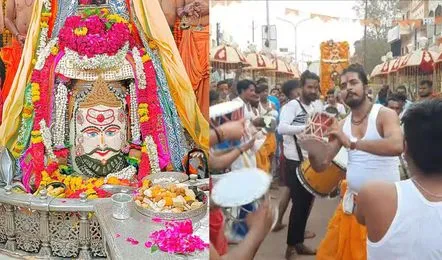 उज्जैन: 1500 लोगों ने एक साथ डमरू बजाकर बनाया वर्ल्ड रिकॉर्ड, धूमधाम से निकलेगी भगवान महाकाल की सवारी