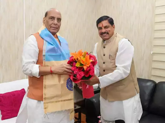 दिल्ली दौरे के दौरान सीएम मोहन यादव ने रक्षा मंत्री राजनाथ सिंह से दतिया और मुरैना में डिफेंस कॉरिडोर की करी मांग