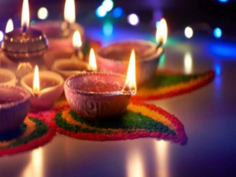 DIWALI : दिवाली किस दिन है, 31 अक्टूबर या 01 नवंबर? जानें सही तारीख और समय।