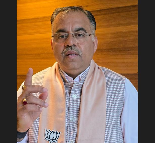 J&K News: उमर अब्दुल्ला ने पाकिस्तान का समर्थन करते हुए संसद, सुप्रीम कोर्ट और संविधान का किया अपमान