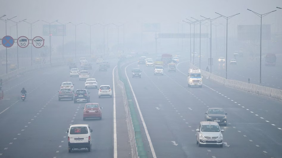 Delhi: दिल्ली-NCR में आज से GRAP 4 लागू, बढ़ते प्रदूषण के चलते स्कूल बंद, सुप्रीम कोर्ट करेगा सुनवाई