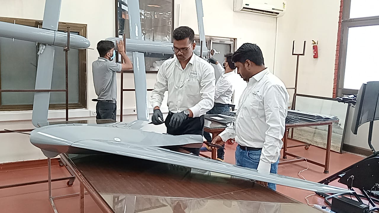 IIT कानपुर ने बनाया 2 किलो का स्वदेशी ड्रोन: 14,000 फीट की ऊंचाई से करेगा दुश्मनों का सफाया