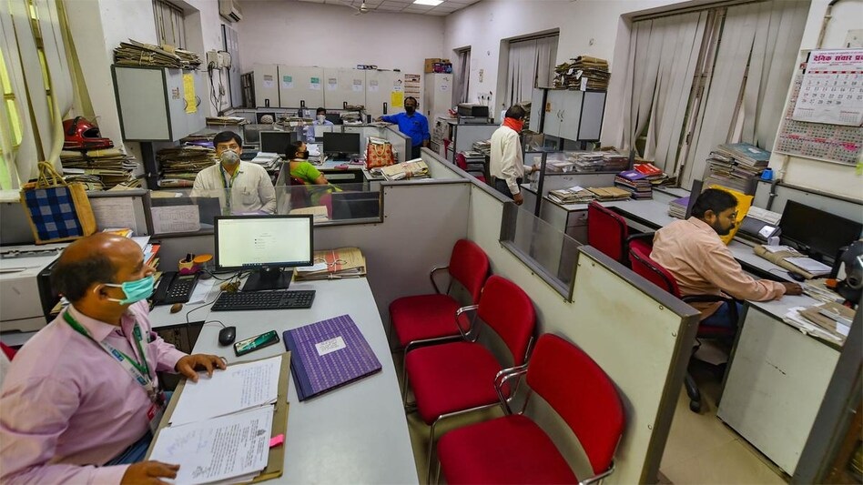 दिल्ली-एनसीआर में प्रदूषण का कहर, 50 फीसदी स्टाफ करेगा वर्क फ्रॉम होम