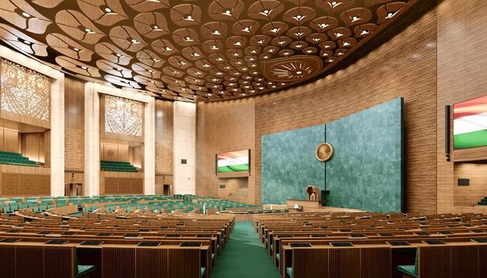 Lok Sabha : लोकसभा में कई बड़े नेताओं की सीटों में बदलावः जानें, क्या है सिटिंग प्लान