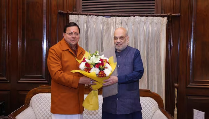 UK News : सीएम धामी ने अमित शाह से मुलाकात की, पारंपरिक मुनस्यारी शॉल भेंट की और उत्तराखंड के विकास पर चर्चा की