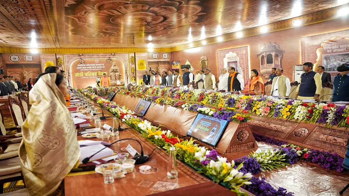 MP News: मोहन कैबिनेट का ऐतिहासिक फैसला, 17 धार्मिक नगरों में 1 अप्रैल से शराबबंदी
