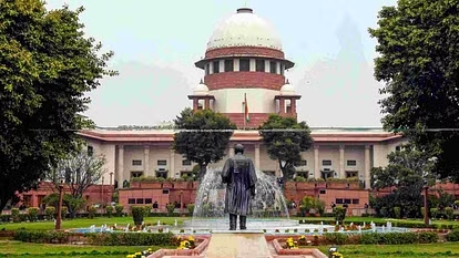 सुप्रीम कोर्ट का बड़ा आदेश: ‘मतदान के दौरान की वीडियो क्लिप संरक्षित रखें’, चुनाव नियमों पर बढ़ते विवाद के बीच निर्देश