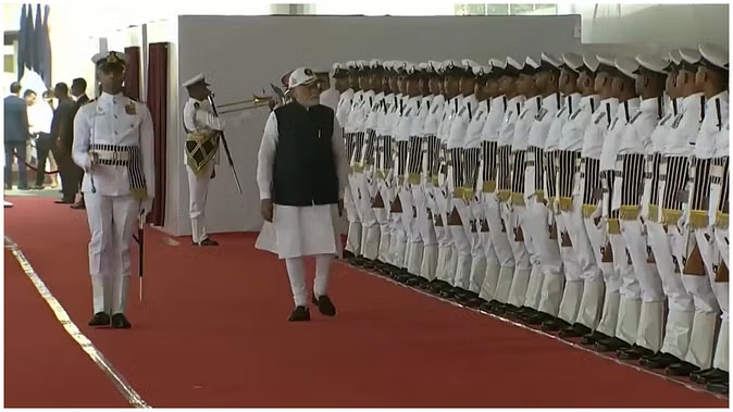 Indian Navy: प्रधानमंत्री मोदी ने आईएनएस सूरत, नीलगिरि और वाघशीर को राष्ट्र को समर्पित किया, नौसेना की ताकत और बढ़ी