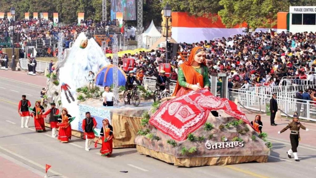 Republic Day 2025: कर्तव्य पथ पर उत्तराखंड की मनमोहक झांकी, पीएम मोदी हुए मंत्रमुग्ध, झांकी ने बटोरी तालियां
