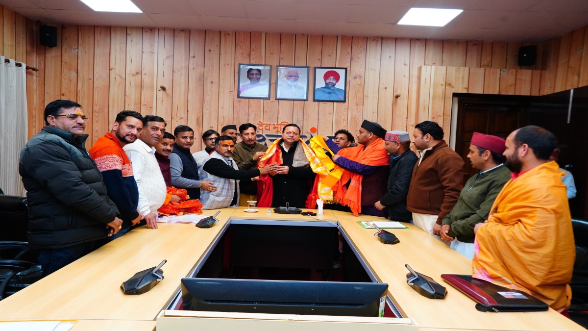 Uttarakhand: चारों धामों के पुरोहितों ने की CM धामी से मुलाकात, चार धाम यात्रा को और बेहतर बनाने के दिए सुझाव