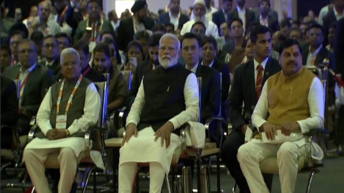 MP News: ग्लोबल इन्वेस्टर्स समिट में पहुंचे पीएम मोदी, विकसित भारत के लिए विकसित मध्यप्रदेश जरूरी’ बोले सीएम मोहन यादव