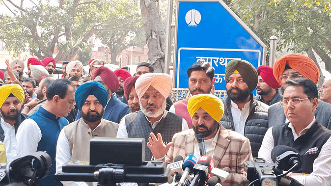 दिल्ली में ‘आप’ विधायकों की बैठक: सीएम भगवंत मान बोले- हार-जीत लगी रहती है, पंजाब मॉडल पर होगा फोकस