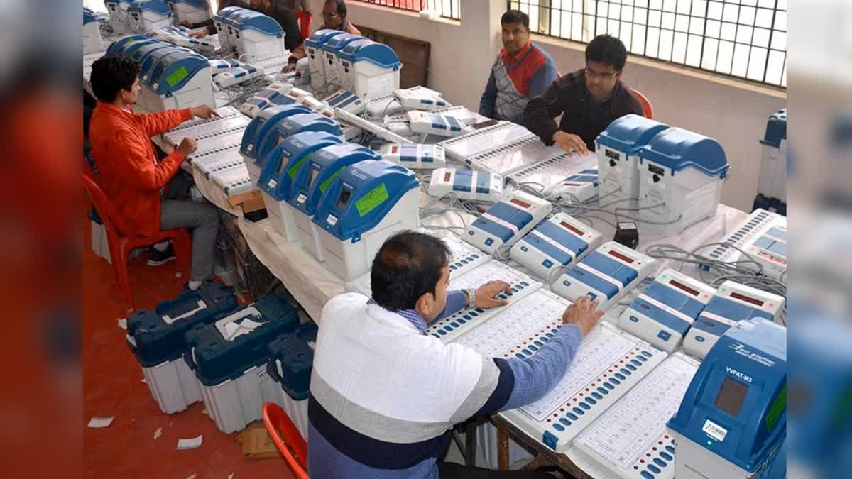 दिल्ली विधानसभा चुनाव नतीजों की सभी तैयारियां पूरी, दिल्ली के 19 केंद्रों पर होगी मतगणना, 12,000 कर्मचारी तैनात