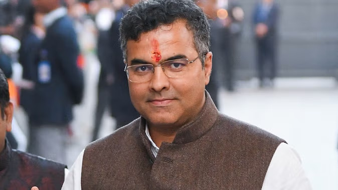 रामलीला मैदान में गूंजे जय श्रीराम के नारे, प्रवेश वर्मा बोले- दिल्ली को बनाएंगे दुनिया की सबसे सुंदर राजधानी