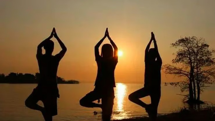 PM Yoga Awards 2025: प्रधानमंत्री योग पुरस्कार 2025’ के लिए नामांकन शुरू, 25 लाख रुपये का नकद मिलेगा पुरस्कार