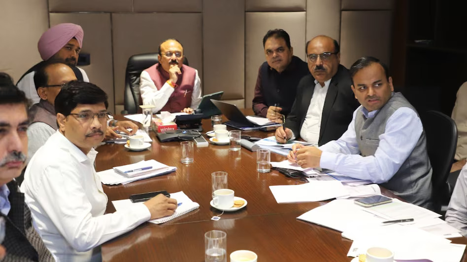 दिल्ली में नहीं होगी बिजली कटौती: 5 मिनट में पावर ग्रिड ठीक करने का आदेश, लटकते तार भी हटेंगे