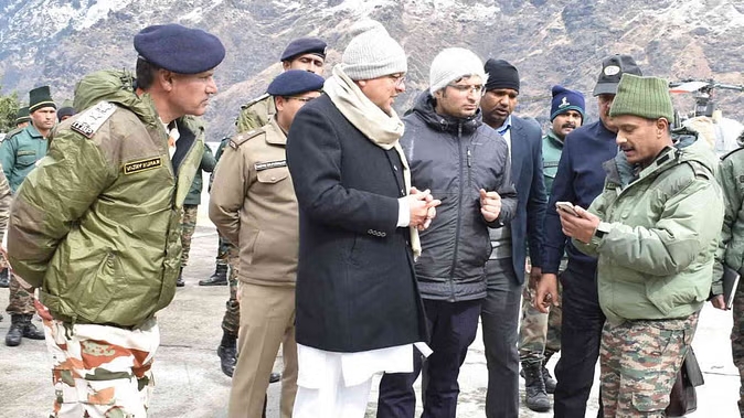 Uttarakhand Avalanche: जोशीमठ में बनेगा आपदा कंट्रोल रूम, सीएम धामी ने किया हवाई सर्वेक्षण
