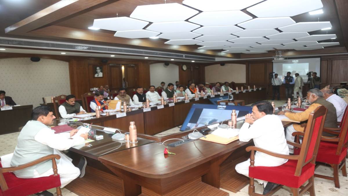MP Cabinet Meeting Today: द्वितीय अनुपूरक बजट पर होगी चर्चा, नई लोक परिवहन नीति पर आ सकता है प्रस्ताव