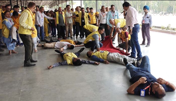 Civil Difence Mock Drill: हवाई हमले की चेतावनी, ब्लैकआउट और निकासी योजनाएं; गृह मंत्रालय की मॉक ड्रिल के लिए नागरिकों को जरूरी निर्देश