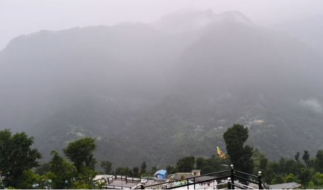 Weather Alert : उत्तराखंड में भारी बारिश का अलर्ट, चारधाम यात्रियों से सतर्क रहने की अपील