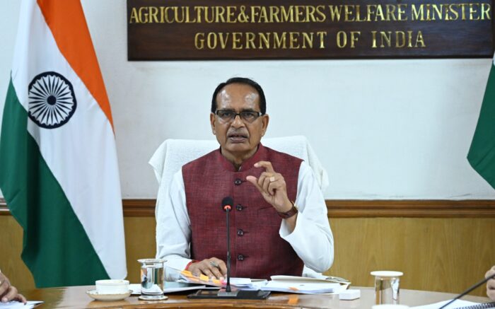 नकली कीटनाशक किसी भी हालत में बिकने नहीं पाएं, केंद्रीय कृषि मंत्री ने दिए निर्देश