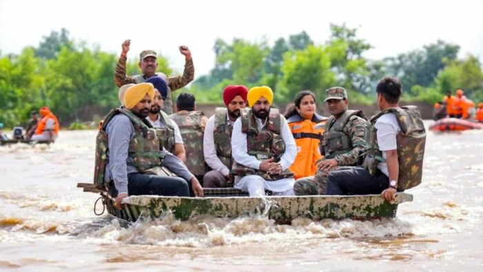 Punjab Floods : दिग्गजों ने बढ़ाया मदद का हाथ, करोड़ों किए दान