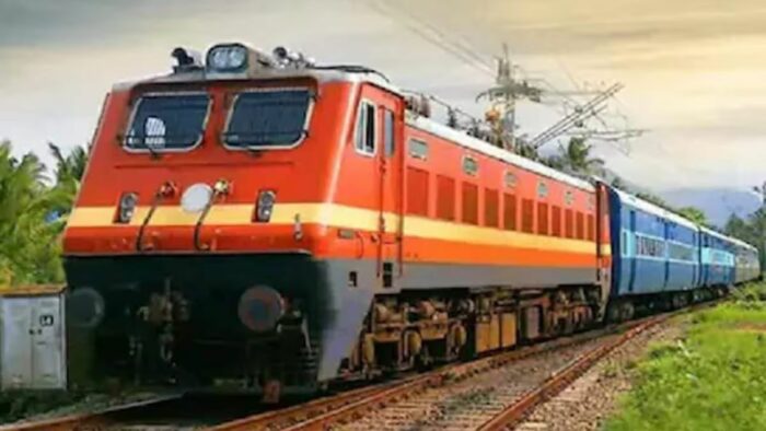 Railway News : त्योहारों में रेल यात्रियों को राहत,उत्तर रेलवे ने कई रद्द ट्रेनों की सेवाएं कीं बहाल