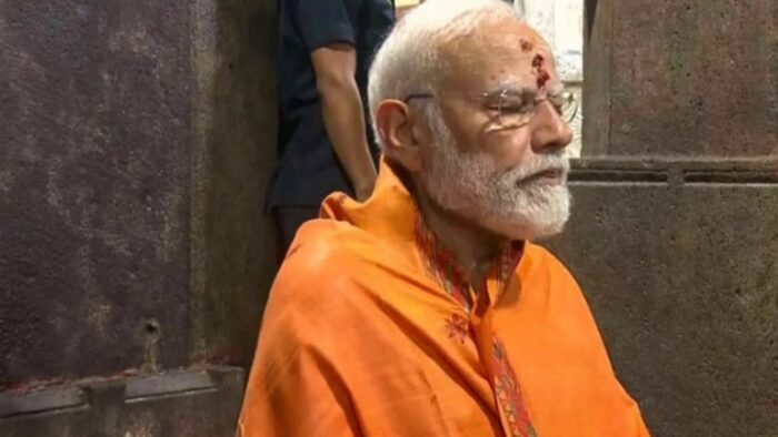 PM Modi Andhra Pradesh Visit : पीएम मोदी ने मल्लिकार्जुन स्वामी मंदिर दर्शन और विकास परियोजनाओं का किया उद्घाटन