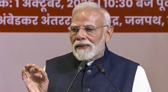 Delhi : आरएसएस के 100 वर्ष पूरे, शताब्दी समारोह में पीएम मोदी ने किया डाक टिकट और स्मारक सिक्के का विमोचन