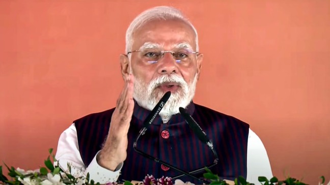 Delhi : पीएम मोदी ने आईटीआई टॉपर्स को किया सम्मानित, 62,000 करोड़ की युवा योजनाओं का किया शुभारंभ