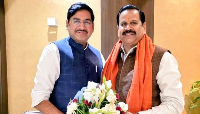 MP News: भोपाल में भाजपा प्रवक्ता आशीष अग्रवाल की डॉ. महेंद्र सिंह से मुलाकात, दी बिहार जीत की शुभकामनाएँ