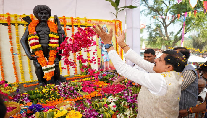 MP News: CM डॉ. मोहन यादव ने किया बिरसा मुंडा प्रतिमान का अनावरण, जनजातीय गौरव दिवस पर विकास कार्यों का लोकार्पण