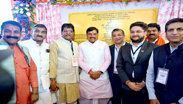 MP News: CM डॉ. मोहन यादव ने उज्जैन के तराना तहसील के ग्राम बरंडवा में जैक्सन कंपनी के मेगा सोलर प्लांट का किया भूमिपूजन