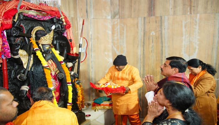 MP News: CM डॉ. मोहन यादव ने माँ बिरसिनी माता मंदिर में सपरिवार की पूजा-अर्चना