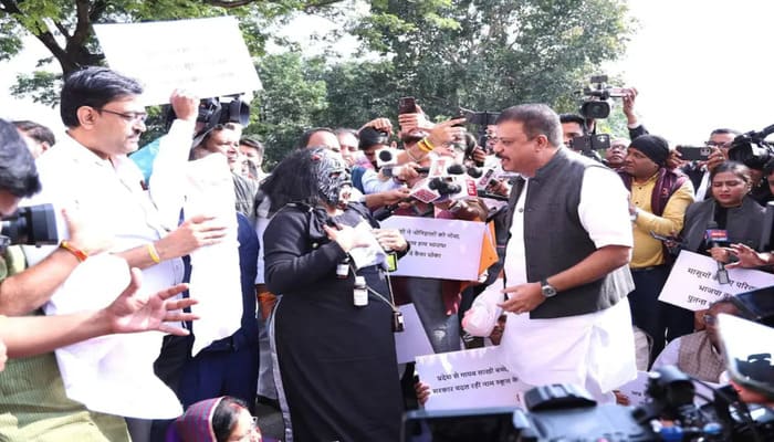 MP NEWS: समृद्ध मध्य प्रदेश के विज़न पर विशेष सत्र से पहले सियासी टकराव... कांग्रेस का धरना, भाजपा का पलटवार