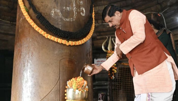 MP News: CM डॉ. मोहन यादव ने खजुराहो के मतंगेश्वर मंदिर में किए दर्शन