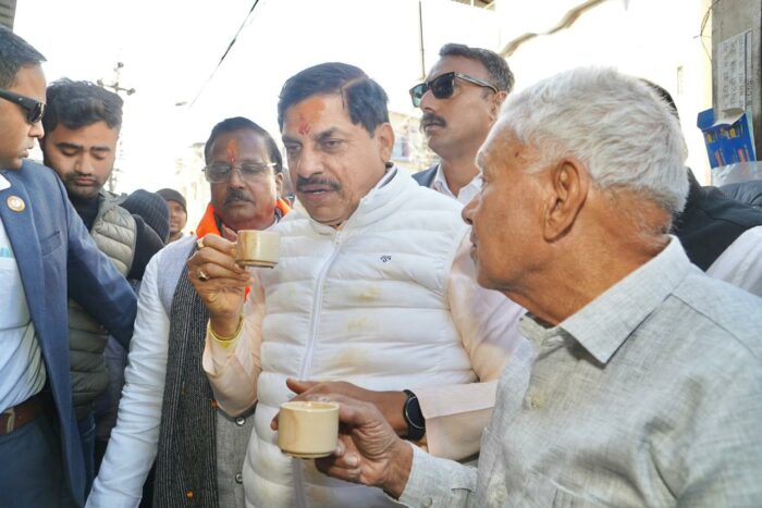 मुख्यमंत्री डॉ यादव ने सुबह की चाय की चुस्की उज्जैन वासियों के साथ ली
