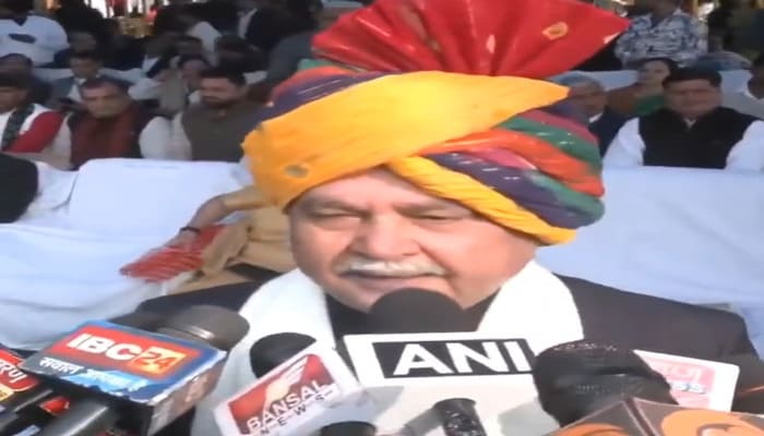 MP News: विधानसभा अध्यक्ष नरेन्द्र सिंह तोमर ने किया ध्वजारोहण, संविधान और लोकतंत्र पर दिया संदेश