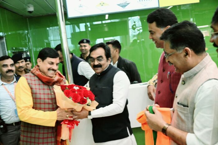 Jabalpur: CM डॉ. मोहन यादव का डुमना विमानतल पर आत्मीय स्वागत
