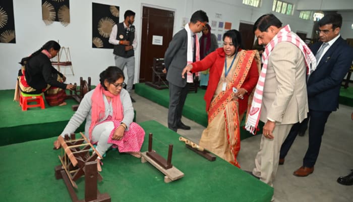 CM डॉ. मोहन यादव ने असम के सिल्क विलेज सुआलकुची का किया भ्रमण
