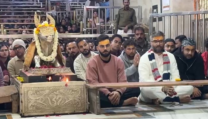 Ujjain: विराट कोहली और कुलदीप यादव ने किए भगवान श्री महाकालेश्वर के दर्शन, भस्म आरती में हुए शामिल