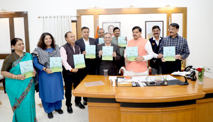 मुख्यमंत्री डॉ. मोहन यादव ने वन विभाग के विजन डाक्यूमेंट का किया विमोचन