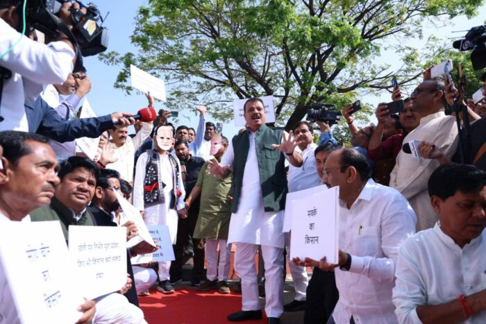 India-US Trade Deal: किसानों के हितों को लेकर कांग्रेस का विरोध, उमंग सिंघार का बड़ा बयान